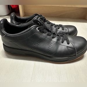 Kuru Roam Classic Court Men’s size 9 casual shoes